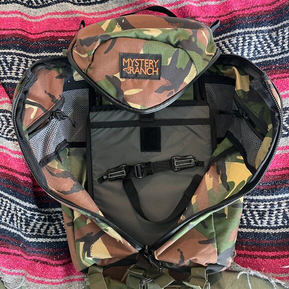 Mystery Ranch Urban Assault 21L backpack, Walkman Backpacks Stick-it Beavertail - Picture 7 of 16